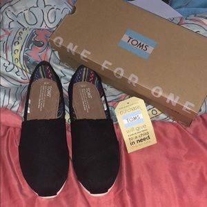 Never worn! Women’s Size 8. Classic Black Canvas